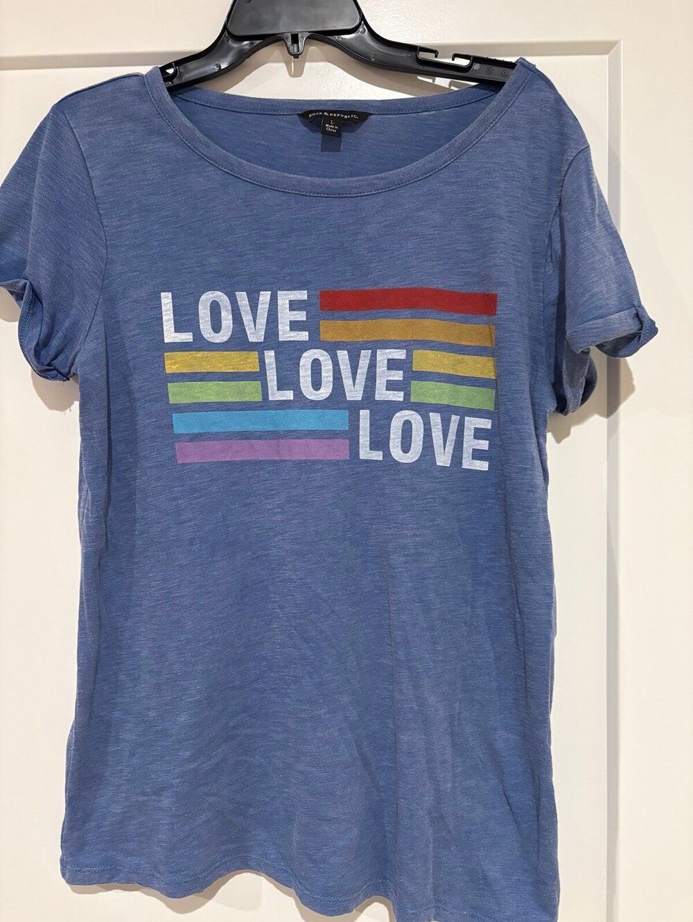 Rock & Republic “Love Love Love” Graphic Tee – Size Large